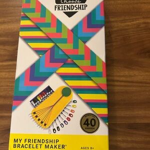 My Friendship Bracelet Maker